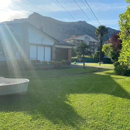 Casa La Choza, Con Piscina En La Playa De * Orinon