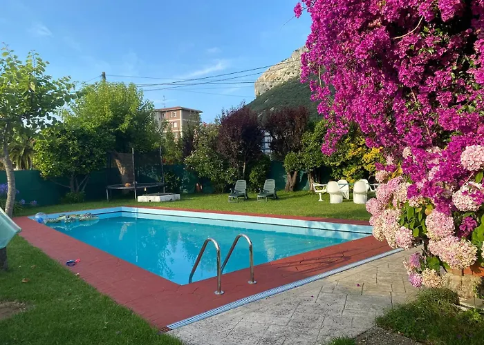 Holiday home Casa La Choza, Con Piscina En La Playa De