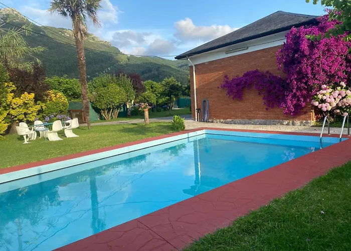 Casa La Choza, Con Piscina En La Playa De Orinon