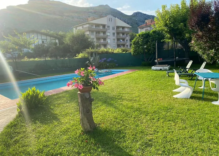Casa La Choza, Con Piscina En La Playa De Orinon