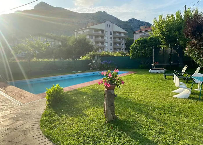 Casa La Choza, Con Piscina En La Playa De * Orinon