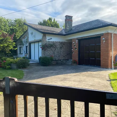 Casa La Choza, Con Piscina En La Playa De Orinon
