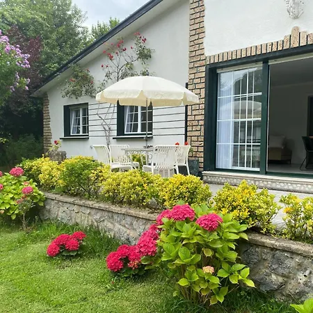 Casa La Choza, Con Piscina En La Playa De Orinon
