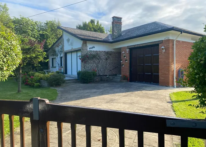 Casa La Choza, Con Piscina En La Playa De Orinon