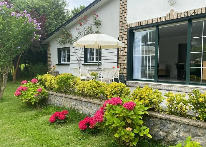 Casa La Choza, Con Piscina En La Playa De Orinon