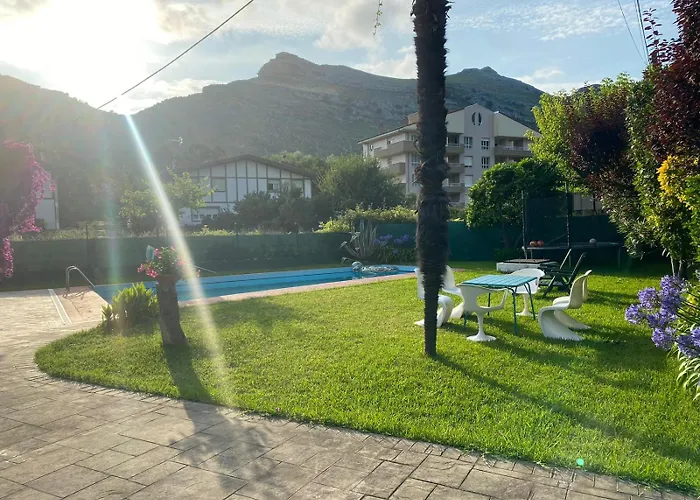 Casa La Choza, Con Piscina En La Playa De Orinon